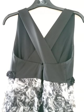 Vestido de cóctel negro y blanco