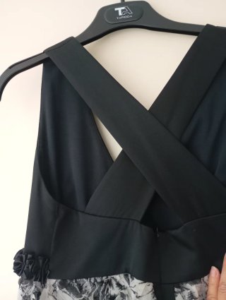 Vestido de cóctel negro y blanco