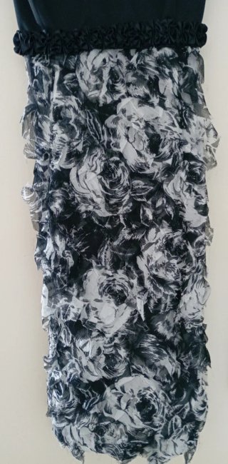 Vestido de cóctel negro y blanco