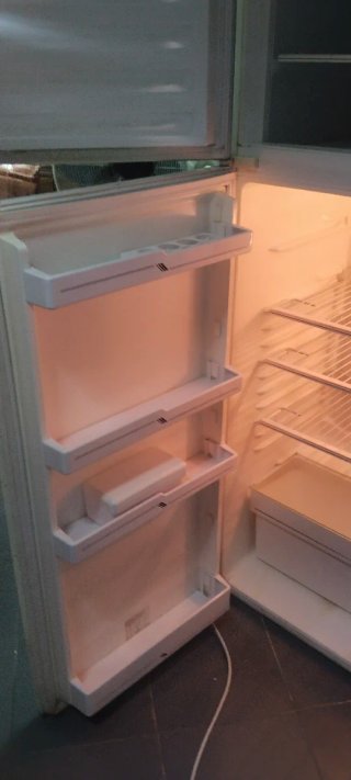 Nevera blanca de dos puertas