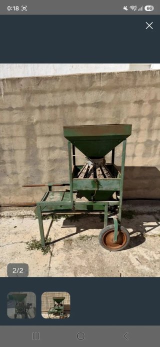 Peladora de almendras con motor de gasolina