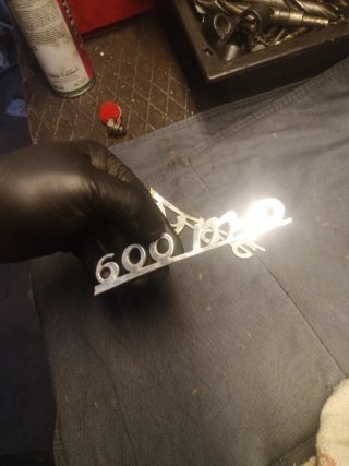 Logo cromato Ape 600 mp