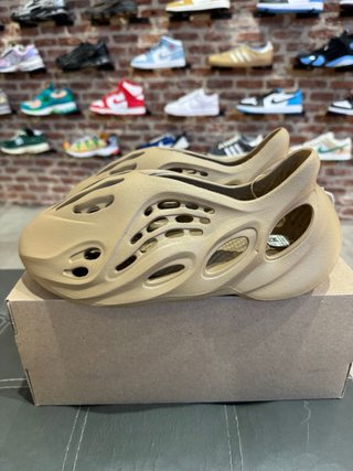 Yeezy Foam Runner Clay Taupe