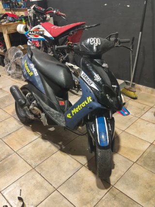 Yamaha Jog RR Negra y Azul