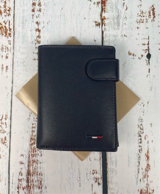 Cartera de azul marino con cierre