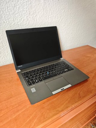 Portátil Toshiba i5 12GB 256GB SSD