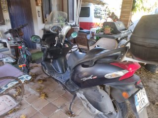 Kymco Maxi Scooter 125cc Negra