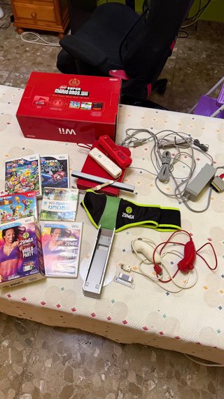 Nintendo Wii Super Mario Bros. Wii Pack Roja