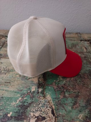 Gorra Goorin Bros Gallo Beige y Rojo