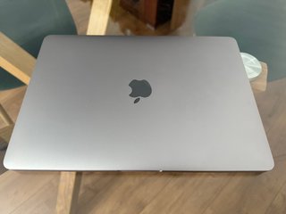 MacBook Pro 13 2017 i7 / 16GB / Touch Bar