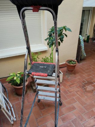 Escalera aluminio 6 peldaños