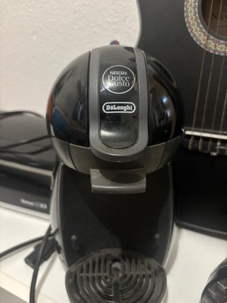 Cafetera Dolce Gusto DeLonghi Negra