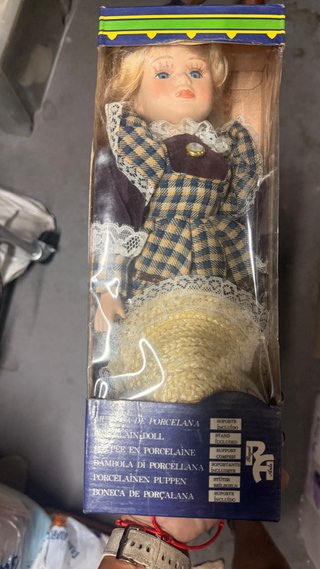 Muñeca de porcelana vintage