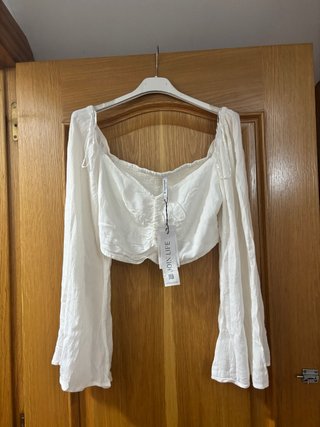 Blusa blanca fruncida manga larga