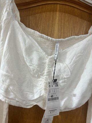 Blusa blanca fruncida manga larga