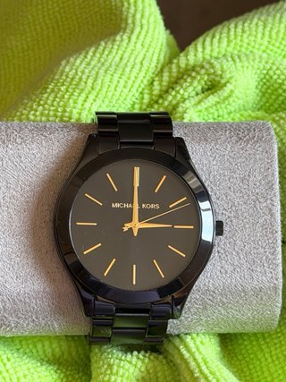 Reloj Michael Kors Negro y Dorado