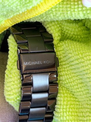 Reloj Michael Kors Negro y Dorado