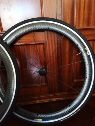 Ruedas Mavic Cosmic Carbone Pro 50