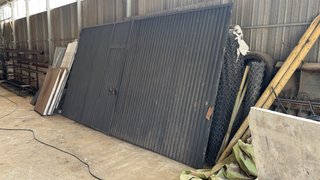 Porton puerta dos hojas con peatonal