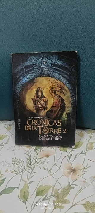 Libro, Crónicas de la torre 2
