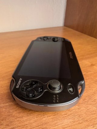 PS Vita Fat OLED Negra + Extras