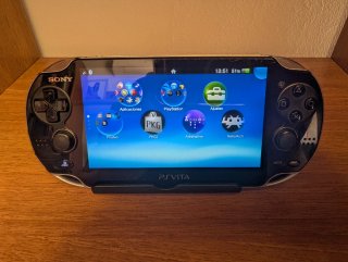 PS Vita Fat OLED Negra + Extras