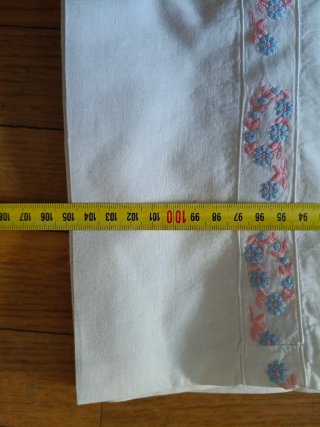 Juego de sábanas bordadas
