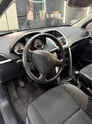Peugeot 207 2011