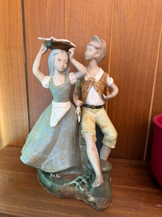 Figura decorativa de porcelana