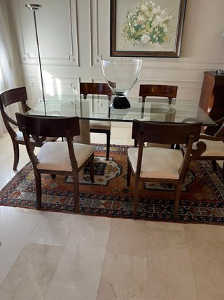 Mesa de comedor cristal y sillas madera