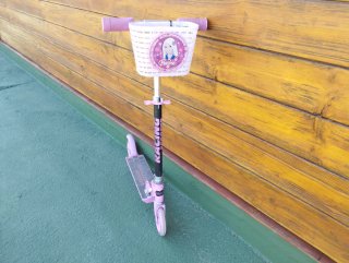 2 Monopattini Rosa per Bambini con Cestino. 25 € ciascuno