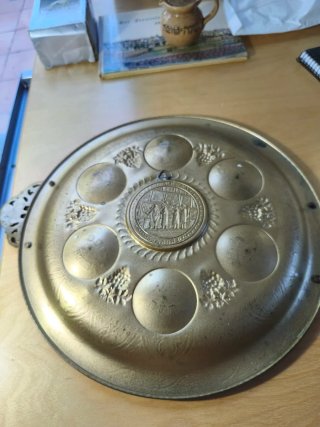 Plato Séder Pésaj Vintage  Latón Repujado Esmalte