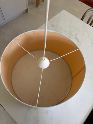 Lámpara de techo tela naranja y blanca