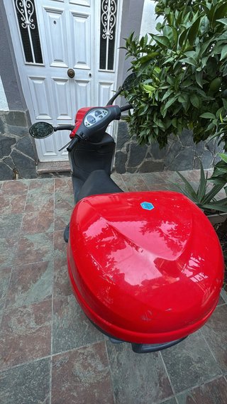 Piaggio Fly 125 Scooter Rojo