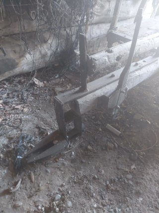 Carros antiguos de madera y metal