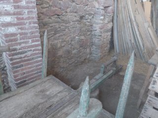 Carros antiguos de madera y metal