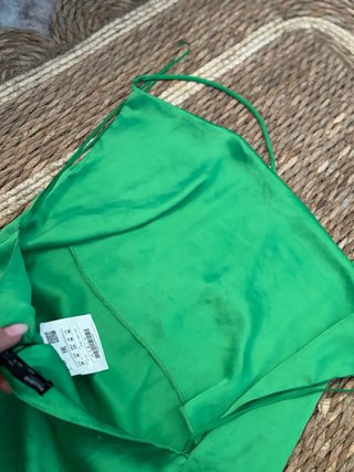 Vestido verde saten tirantes con espalda abierta