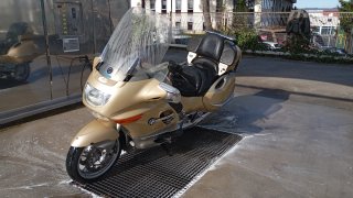 BMW Touring Moto Color Dorado y Plateado