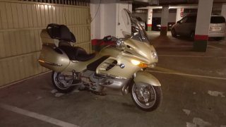 BMW Touring Moto Color Dorado y Plateado
