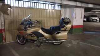 BMW Touring Moto Color Dorado y Plateado
