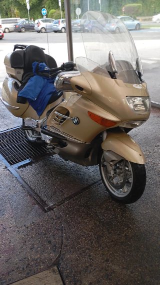 BMW Touring Moto Color Dorado y Plateado