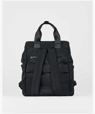 Mochila Paco Martinez negra con bolsillos laptop