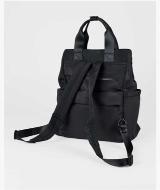 Mochila Paco Martinez negra con bolsillos laptop