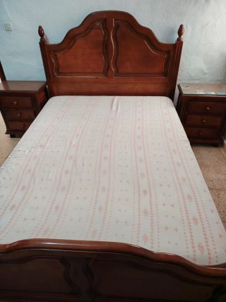 Armario de madera provenzal