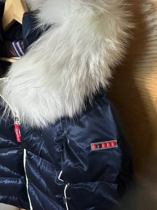 Plumífero Dichi Azul con Capucha de Pelo
