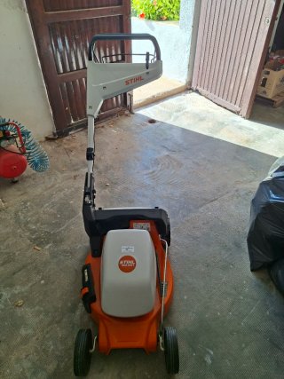 Cortacésped a batería Stihl RMA 248T