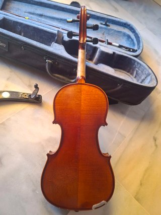 Violín 1/2 con funda y arco