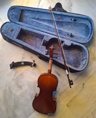 Violín 1/2 con funda y arco