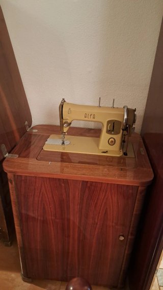 Máquina de coser Alfa vintage