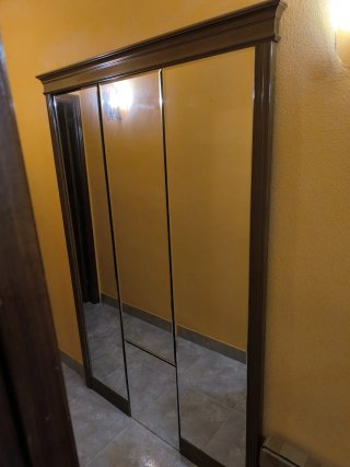 SE REGALAN muebles de madera de comedor